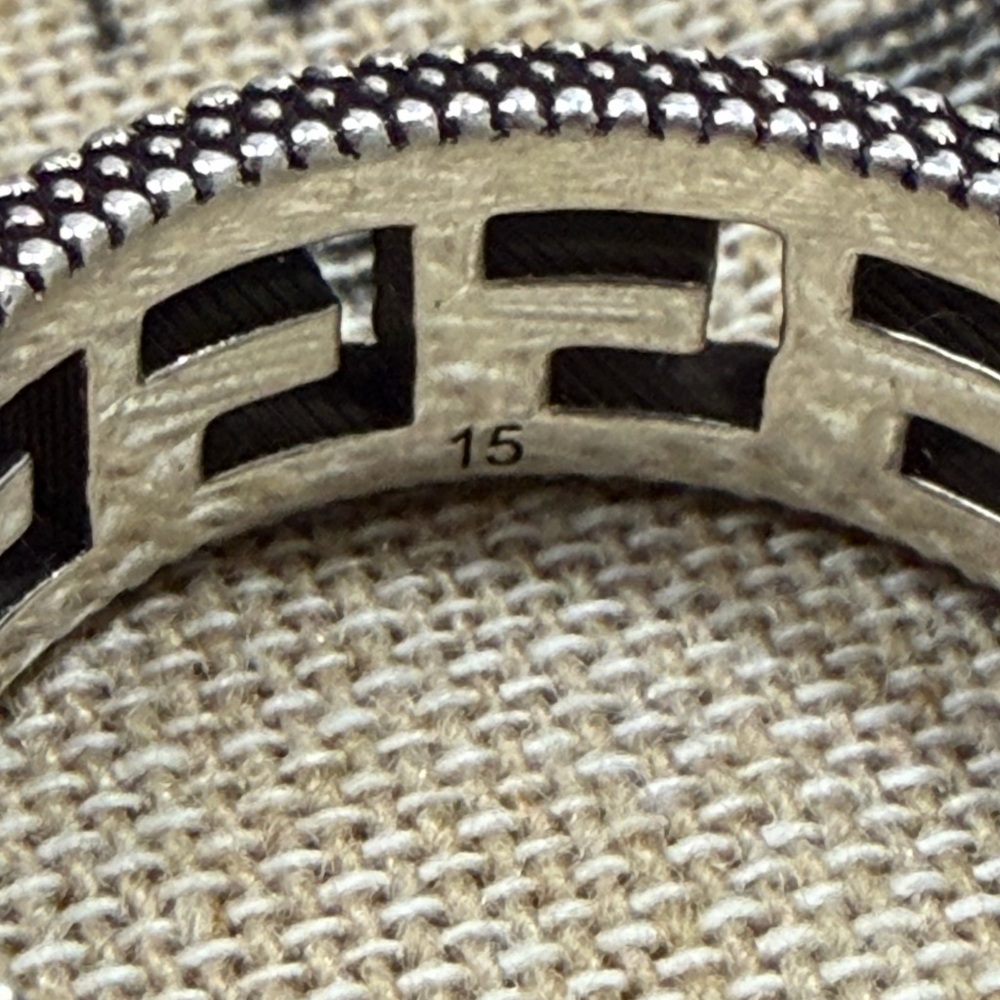 Gucci Square GG Silver Ring - Picture 7 of 9